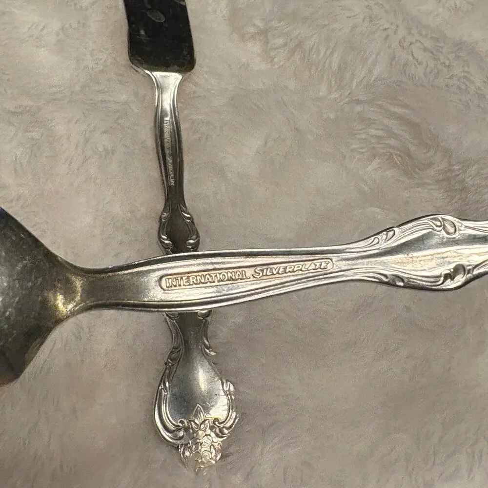 Vintage International Silverplate Interlude Sugar Shell Spoon & Butter Knife